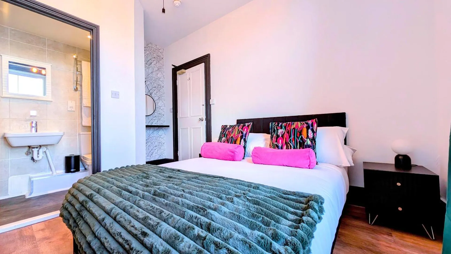 Hotel Innit Vibes Brighton United Kingdom