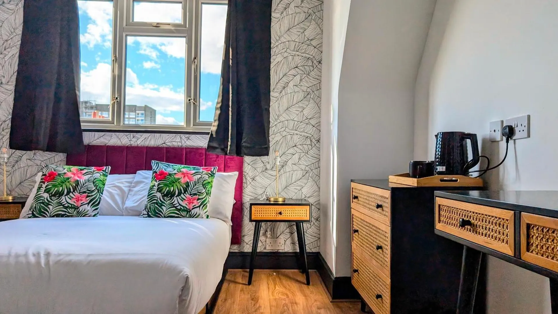 Hotel Innit Vibes Brighton United Kingdom